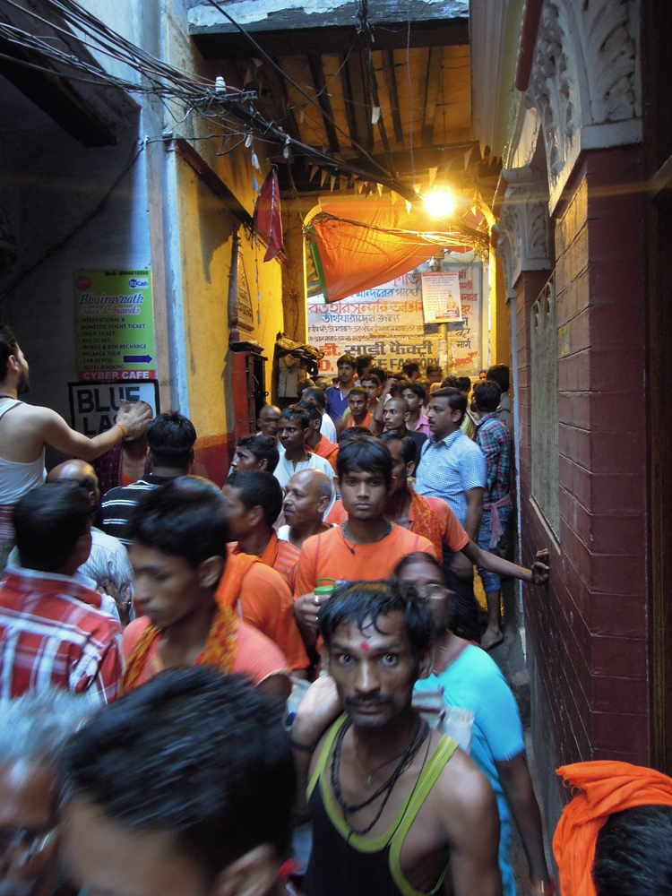 streets of varanasi