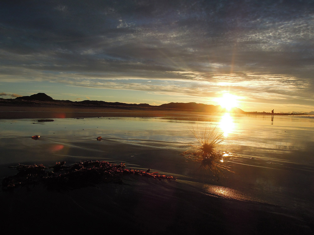 East-Cape-Neuseeland-sunset-dark